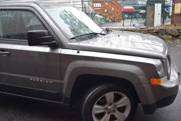 *2012* *Jeep* *Patriot* *Latitude 4dr SUV* - cars & trucks - by... for sale in Paterson, CT – photo 12