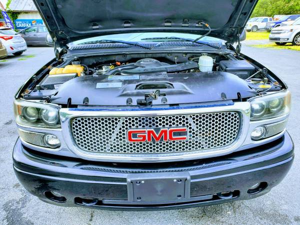 2005 GMC YUKON DENALI Fully Loaded 4X4 ⭐ +FREE 6 MONTH WARRANTY -... for sale in Front Royal, District Of Columbia – photo 13