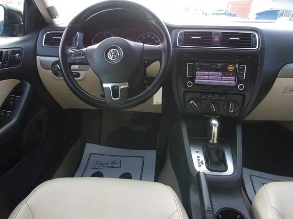 2013 Volkswagen Jetta TDi - - by dealer - vehicle for sale in Cedar Rapids, IA – photo 7
