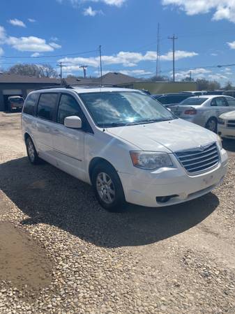 For Sale 2010 Chrysler Town & Country - - by dealer for sale in Kenosha, WI – photo 3