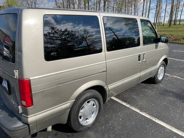2003 Astro AWD 8pass van for sale in Fishers, IN – photo 7