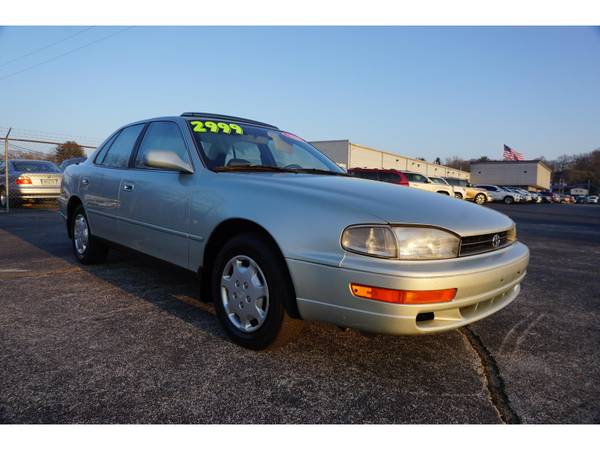 1994 Toyota Camry 4dr Sedan LE Auto - - by dealer for sale in Knoxville, TN – photo 2