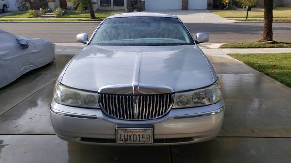 2002 Lincoln Town Car for sale in Corona, CA – photo 4