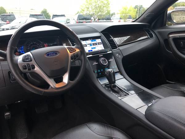 2018 Ford Taurus Limited AWD for sale in Eden Prairie, MN – photo 8