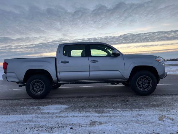 2018 Toyota Tacoma 4 x 4 - - by dealer - vehicle for sale in McVille ND, ND – photo 10