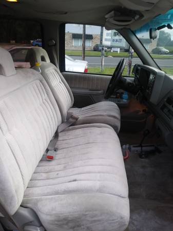 $1600 SUBURBAN 1993 RUNS GREAT TAGGED for sale in Saint Georges, DE – photo 7