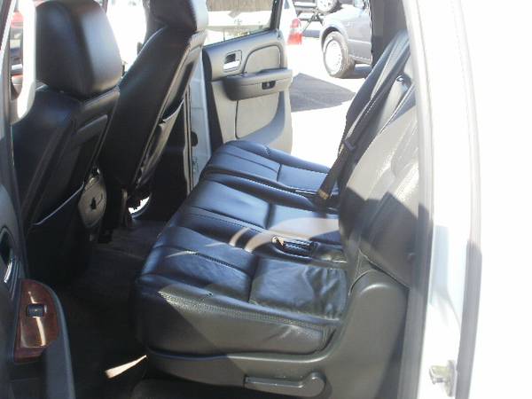 2010 CHEVROLET SUBURBAN LT 4X4 - HOME OF "YES WE CAN" FINANCING for sale in Medford, OR – photo 7