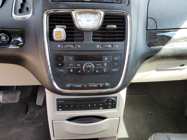 2012 Chrysler Town & Country Touring-L for sale in Zionsville, IN – photo 15