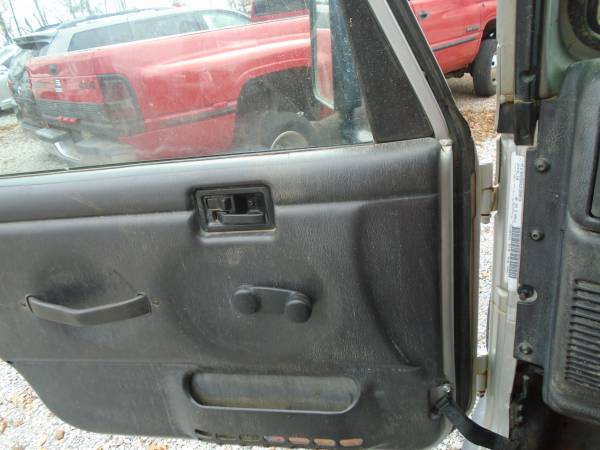 2002 Jeep Wrangler X * 4.0L / I6 * Auto * Air * 165k - cars & trucks... for sale in Hickory, TN – photo 10