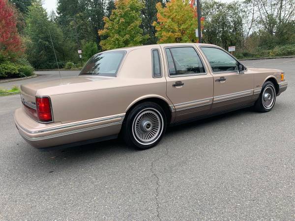 1992 Lincoln Town Car Signature 4DR Sedan, ONE OWNER! - cars & for sale in Lynnwood, WA – photo 8