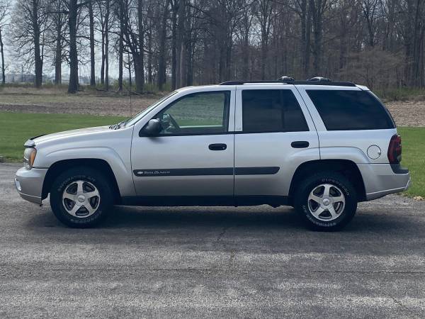 2004 Chevrolet Trailblazer LS 4X4 Southern Truck No Rust! Only 5450 for sale in Chesterfield Indiana, IN – photo 2