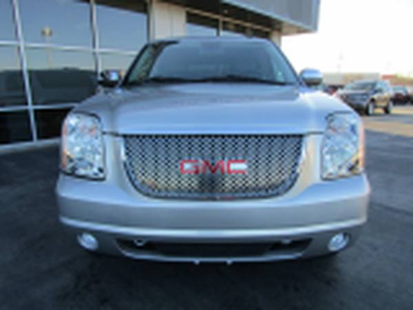 2013 *GMC* *Yukon XL* *4WD 4dr 1500 SLT* Quicksilver - cars & trucks... for sale in Omaha, NE – photo 2