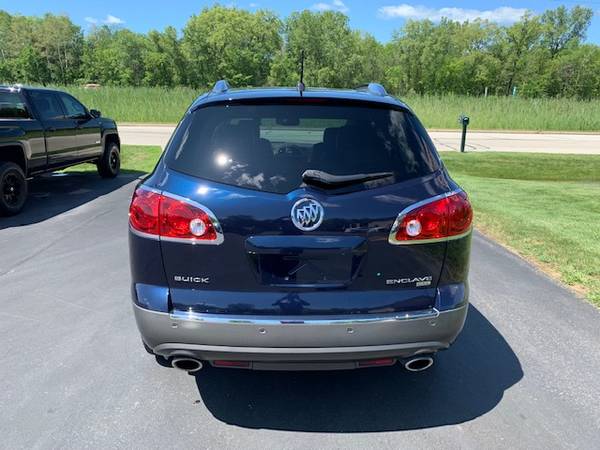 2011 Buick Enclave CXL! Heated Leather! New Tires! 3rd Row! NO RUST! for sale in Suamico, WI – photo 5