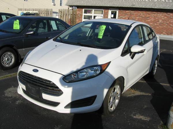 2014 Ford Fiesta SE Sedan, White, Loaded, Like New - cars & trucks -... for sale in Warren, RI – photo 6