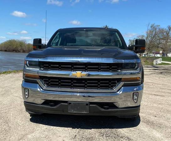 2017 Chevy Silverado 1500 - - by dealer - vehicle for sale in Eldon, IA – photo 3