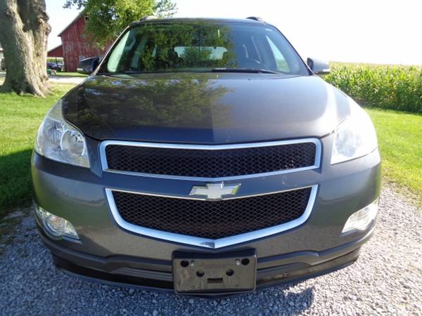 2010 Chevy Traverse LT - FWD - 4 Dr - Gray - 141k - SUPER NICE! for sale in Iowa City, IA – photo 3
