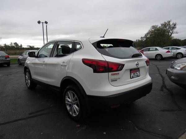 2018 Nissan Rogue Sport S for sale in Neenah, WI – photo 5