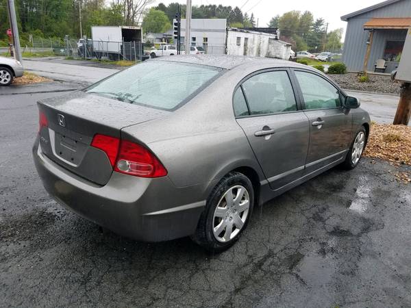 08 civic 4dr only 154k/no rust no dents - - by dealer for sale in Montgomery, NY – photo 2