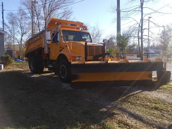 Dump Plow Truck, Salt Spreader,Diesel DT466,58K... for sale in Midlothian, IL – photo 2