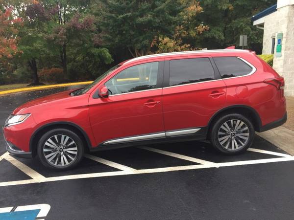2019 Mitsubishi Outlander SEL S-AWC with Cargo Area Concealed Storage for sale in Fredericksburg, VA – photo 3