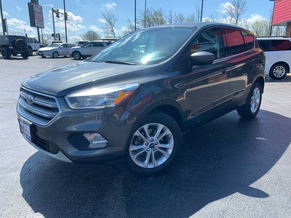 2017 Ford Escape SE - 30 MPG - 63k miles! - - by for sale in Oak Forest, IL – photo 3