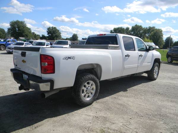 2011 Chevy 2500 HD duramax 6.6L diesel clean title crew cab 4x4 for sale in libertyville, IA – photo 6