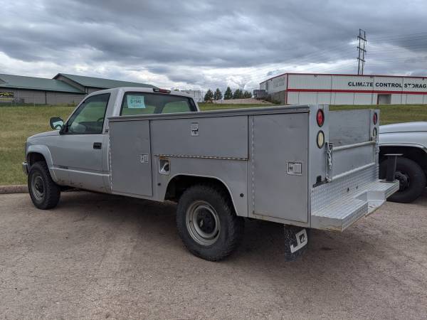 1994 CHEVROLET 2500 HD 5.7L (350) V8 GAS 5-SPD MANUAL REGULAR CAB... for sale in Rapid City, SD – photo 4