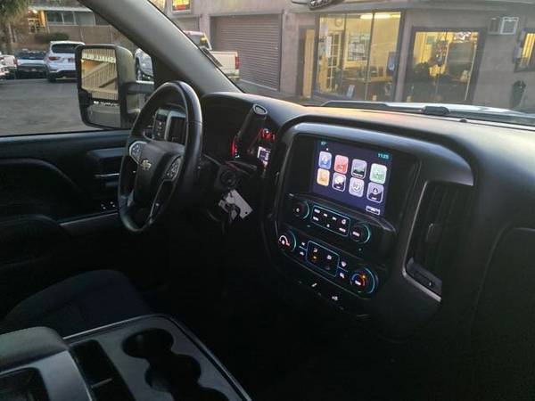 2017 Chevrolet Silverado 1500 LT Crew Cab 4X4 Tow Package Rear for sale in Fair Oaks, CA – photo 17