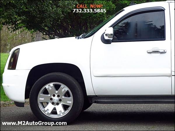 2007 GMC Yukon XL SLE 1500 4dr SUV - - by dealer for sale in East Brunswick, NY – photo 13