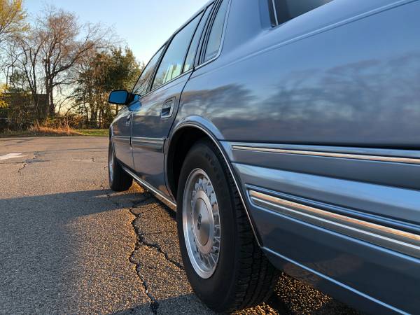 1988 Lincoln Continental Signature Series, Low Mileage! Like New! for sale in West Harrison, NY – photo 15