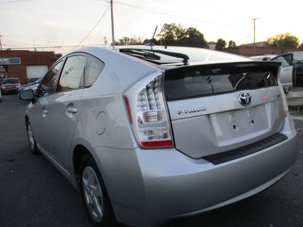 2011 Toyota Prius II **Clean Title/Reliable & Gas Saver** - cars &... for sale in Roanoke, VA – photo 6