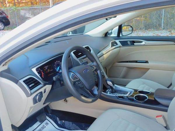 2013 Ford Fusion SE Sedan 4D - cars & trucks - by dealer - vehicle... for sale in Alexandria, District Of Columbia – photo 14