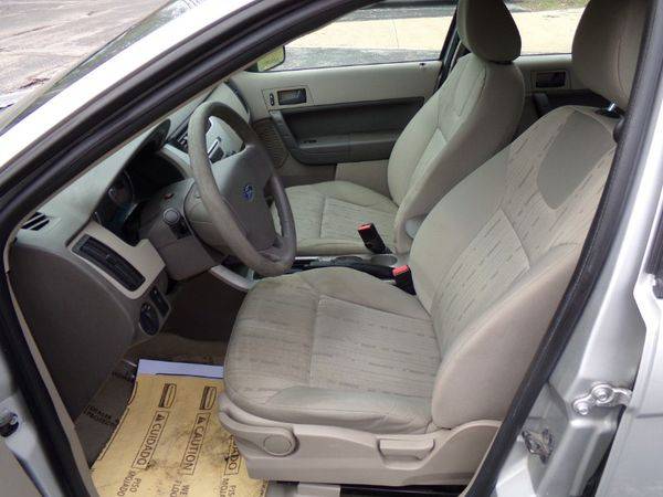 2009 Ford Focus SE Sedan for sale in Cleveland, OH – photo 7