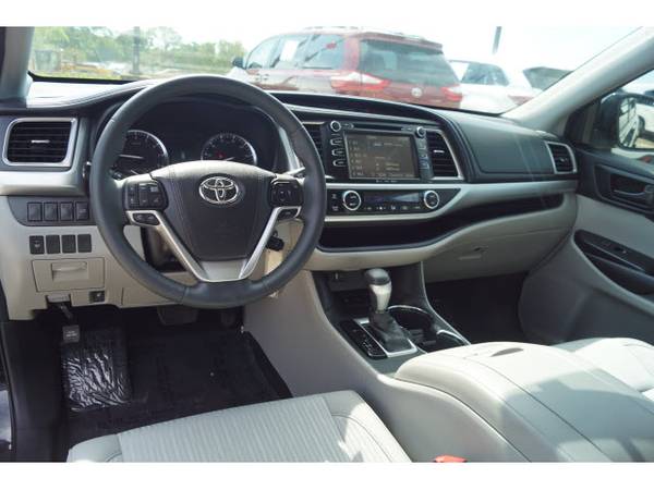 2016 Toyota Highlander LE Plus V6 for sale in Hurst, TX – photo 8