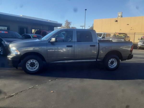 2012 Ram 1500 ST 4x4 4.7 LITER ONLY 27855 MILES - cars & trucks - by... for sale in Redding, CA – photo 3