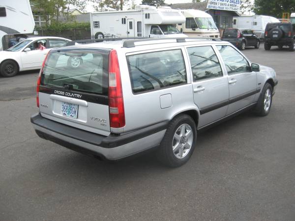 1998 Volvo V70 XC All Wheel Drive - - by dealer for sale in Portland, OR – photo 4