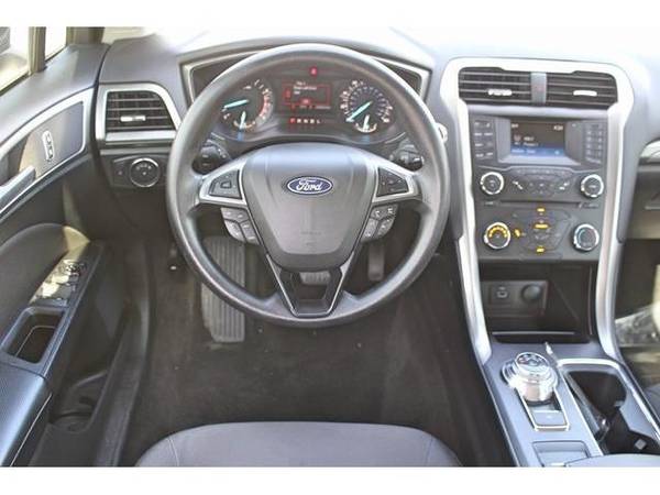 2018 Ford Fusion SE - sedan - - by dealer - vehicle for sale in Bartlesville, OK – photo 17