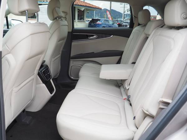 2019 Lincoln Nautilus Select - - by dealer - vehicle for sale in Glendale, CA – photo 9