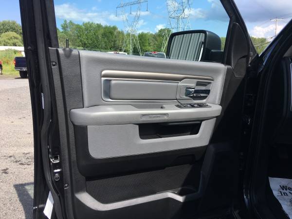 2019 RAM 1500 SLT Crew Cab 5.7L Black Only 17K Many Options! for sale in Bridgeport, NY – photo 23