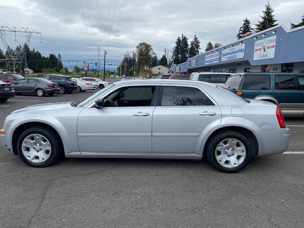 2005 CHRYSLER 300/Extra Clean/Very Well Maintained/Must See for sale in Vancouver, OR – photo 9