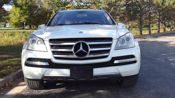 2012 Mercedes Benz GL 550, 4 Matic, a Powerful Luxury SUV, 143k,... for sale in Merriam, MO – photo 2