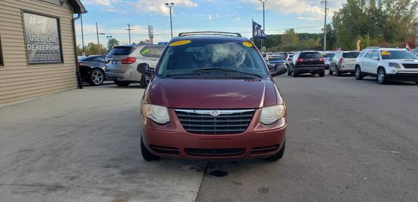 **LOTS OF ROOM**2007 Chrysler Town & Country LWB 4dr Wgn Touring for sale in Chesaning, MI – photo 2