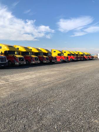2016 Volvo VNL 670 Sleepers Cummins (12 trucks) - - by for sale in Atlanta, GA – photo 3