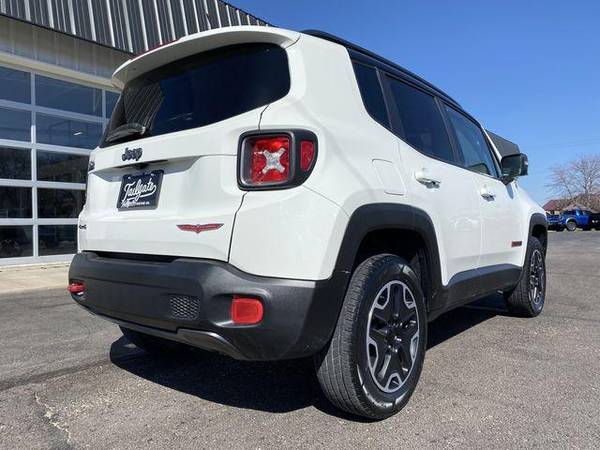 2016 Jeep Renegade Trailhawk Sport Utility 4D Family Owned! for sale in Fremont, NE – photo 7
