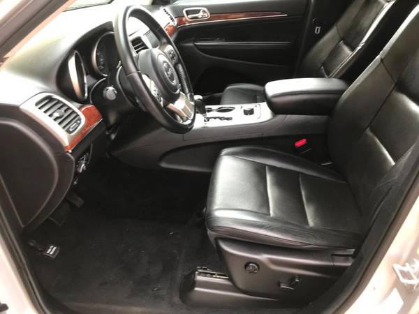 2013 *Jeep* *Grand* *Cherokee* *Limited* - cars & trucks - by dealer... for sale in Farmington, MN – photo 5