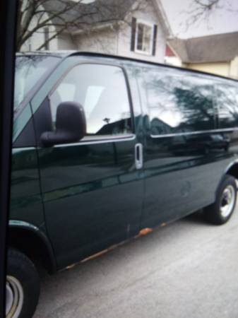 2001 chevy express van 2500 for sale in Plymouth, WI – photo 2