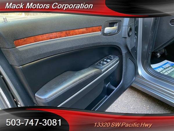 2012 Chrysler 300 Limited Pano Roof Navi Back-Up Camera 31MPG - cars for sale in Tigard, OR – photo 23