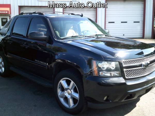 2007 Chevrolet Avalanche 4WD Crew Cab 130 LS for sale in Worcester, MA – photo 2