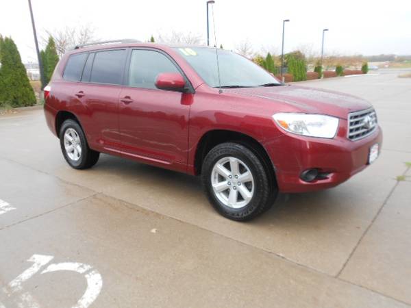 2010 Toyota Highlander Base - cars & trucks - by dealer - vehicle... for sale in Iowa City, IA – photo 4