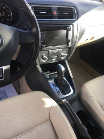 2014 Volkswagen Jetta SE Automatic Heated Leather Sunroof Much... for sale in Watertown, NY – photo 11